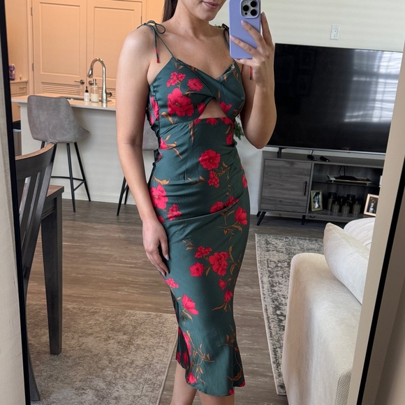 Hello Molly Green Floral Dress - Picture 9 of 16